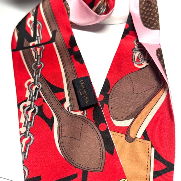 Louis Vuitton Red and Pink Scarf - Picture 3 of 9